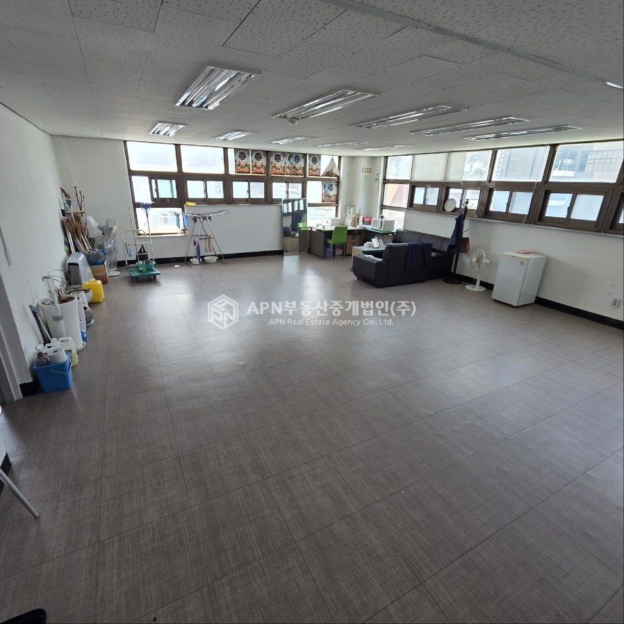 경남 창원마산합포구 남성동 마산합포구 남성동 사무실 빌딩 임대 5층 30평/저렴한 임대료/바다조망 건물/대로변입지 월세 매물번호 19952 사진 1