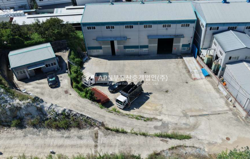 경남 김해시 한림면 퇴래리 제1,제2동 김해 한림면 공장매매 / 698평 넓은마당 대형차·40피트 컨테이너 진입 가능 매매 매물번호 21337 사진 1